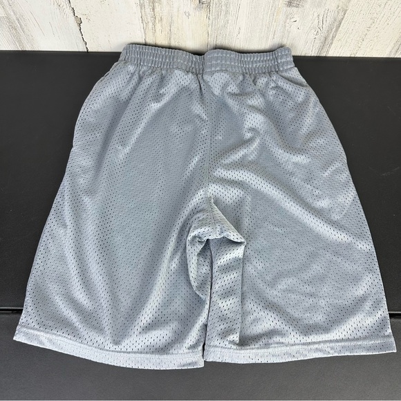 Champion | Bundle of 4 Gym Shorts Youth XL - Picture 9 of 10